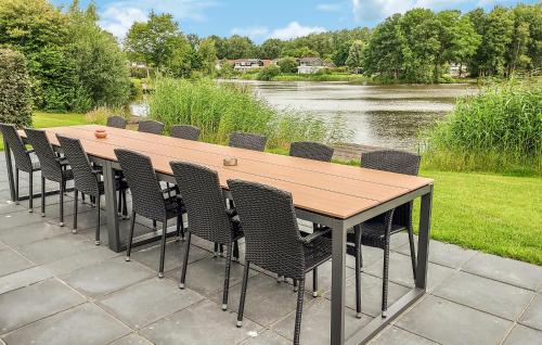  Lovely Home In Vlagtwedde With Kitchen in Vlagtwedde