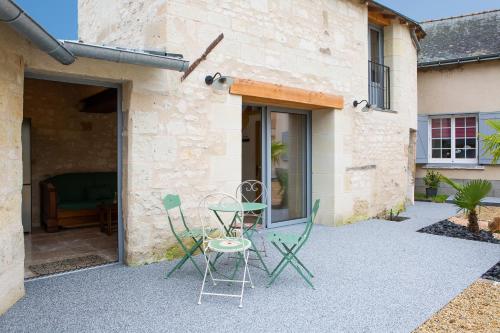 Exterior view, La Palmeraie de Distre - Avec jardin in Distre