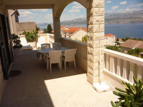 Apartment Juri - sea view - image 6