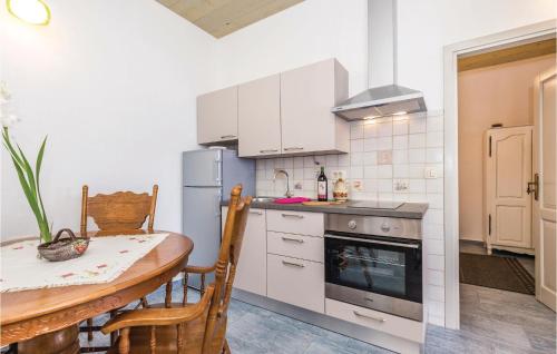 廚房, Stunning Apartment In Lovran With Wifi in 洛夫蘭
