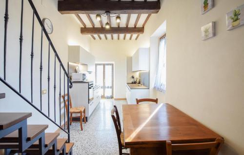 مطبخ, 4 Bedroom Amazing Home In Cortona in Fratticciola