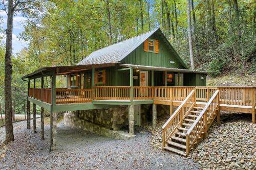 Beside Still Water 1 - 2 Bedrooms, 2 Baths, Sleeps 6 home in Cosby, USA