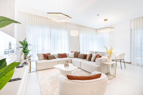 Brand New Canal Home with Terrace by Missoni, Dubaj