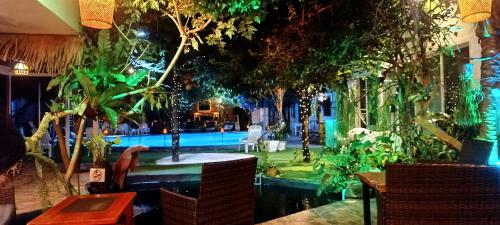 Restaurant, OASIS Phuket Airport near Wat Muang Mai