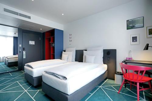Sander Hotel - image 12