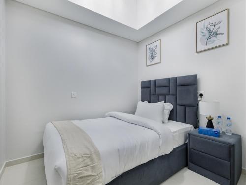ALiving Elegant 2BR plus Maid's Room I Aykon City, Business Bay- 4016, Dubai (foto 7)