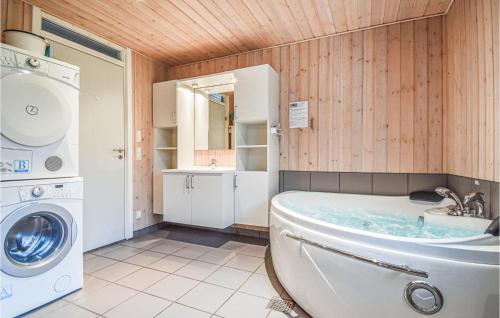 Bathroom, Holiday Home Per Knoldsvej Blavand Ii in Vejers Strand