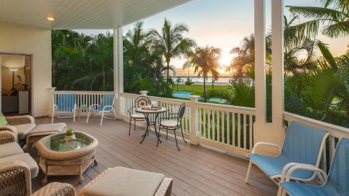 Two-Bedroom Deluxe Apartment with Ocean View image 8