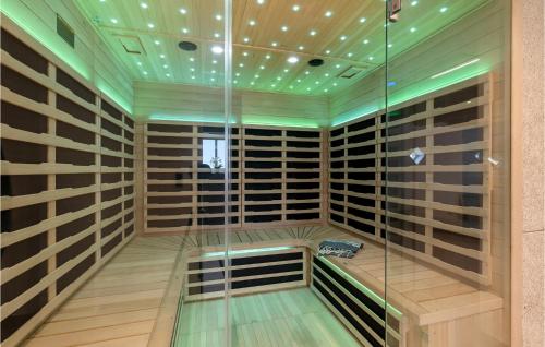 Karstais baseins, Lovely Home In Tim With Sauna in Tim