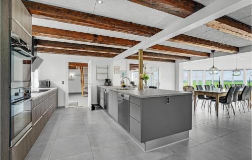 virtuve, Lovely Home In Tim With Sauna in Tim