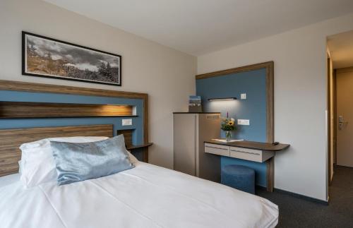 Metropole Swiss Quality Hotel - image 10