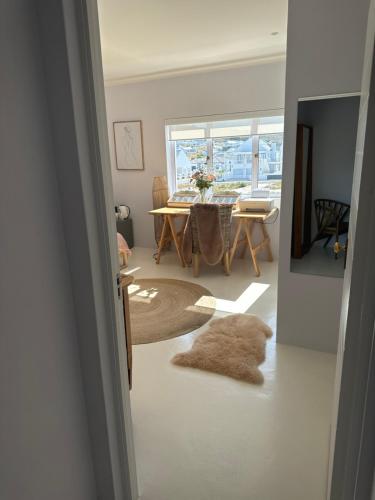 105 on Beach, Flamingo Room, Stompneusbaai (foto 6)