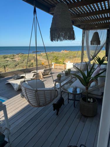 105 on Beach, Flamingo Room, Stompneusbaai (foto 7)