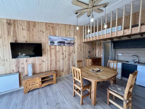 Studio 4 pers, balcon sud, centre station, proche pistes et commerces - Alpe d'Huez - FR-1-405-43, L'Alpe-d'Huez (photo 5)