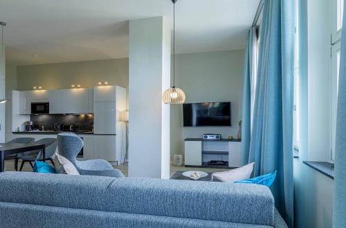 Apartment with Lake View