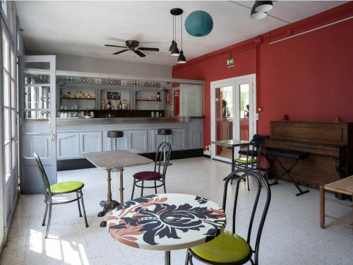 ผับ/เลาจน์, Auberge de Jeunesse HI Arles in อาร์ลส์