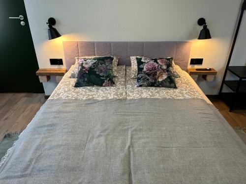 1 double bed