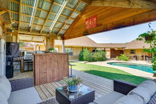 4 Mi to Dtwn Home with Pool in Stephenville! in สตีเฟนวิลล์ (TX)