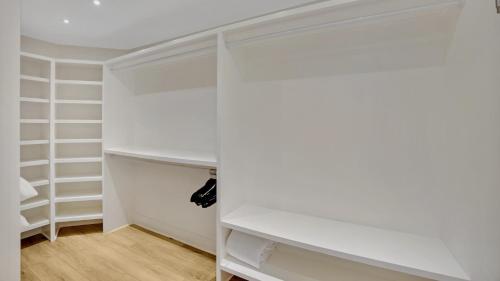 Apartment with Terrace image 5