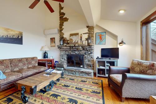 Rivendell Home at Hawk Mountain in Plymouth, USA