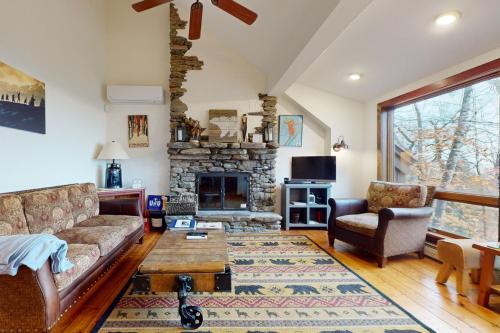 Rivendell Home at Hawk Mountain in Plymouth, USA
