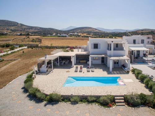 Galani, Immaculate Home with Private Pool & Beach View in Kastraki, Naxos, Кастраки