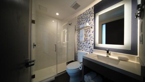 DoubleTree by Hilton Long Island City New York - 화장실