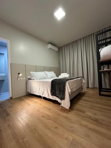1 double bed, 1 twin bed