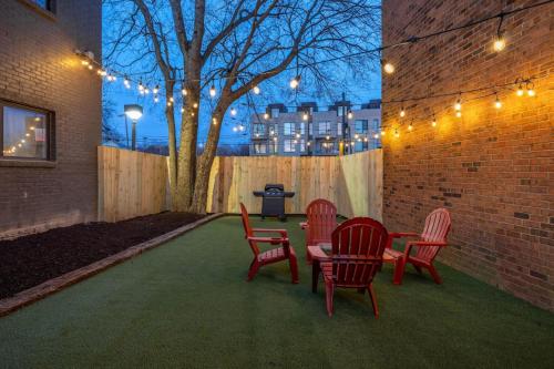 Multi-Condo Building with 7 Units 15 Bedrooms 22 Beds and Free Parking in Nashville, USA
