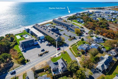 Charming House by the Beach with Patio Grill and FirePit Charming House by the Beach with Patio Grill and FirePit
