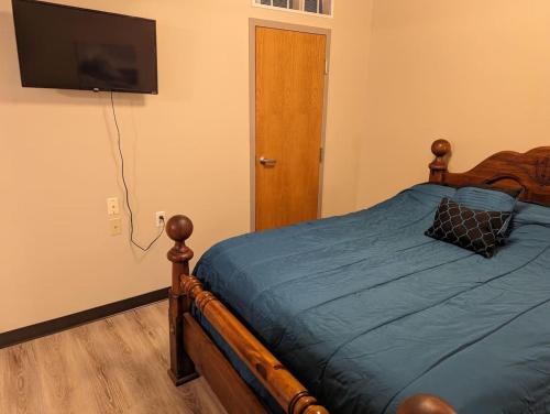 Waterloo Suites Queen 1 - image 8