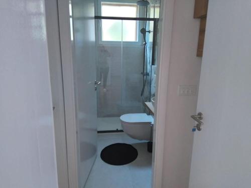 Apts & rooms Ref - 20m from beach - image 12