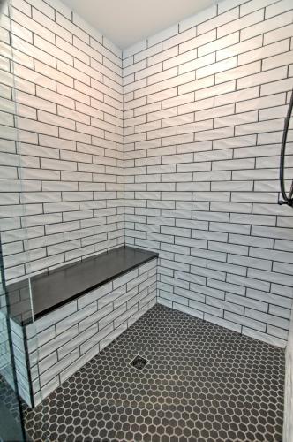 Charming Family Gem Close To State Street Pkg! in Bristol, USA