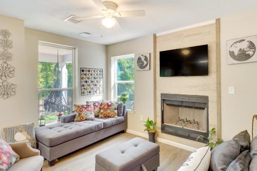 Hemphill Vacation Rental with Pool, Walk to Lake! in Hemphill, USA