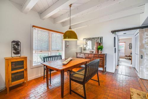 Santa Fe Condo with Mountain Views about 11 Mi to Plaza! in Rancho Encantado, USA