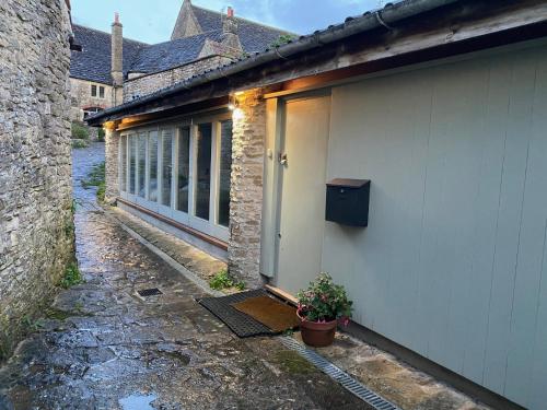 Tampilan eksterior, Spacious Studio-Village location nr Bath in Norton St Philip
