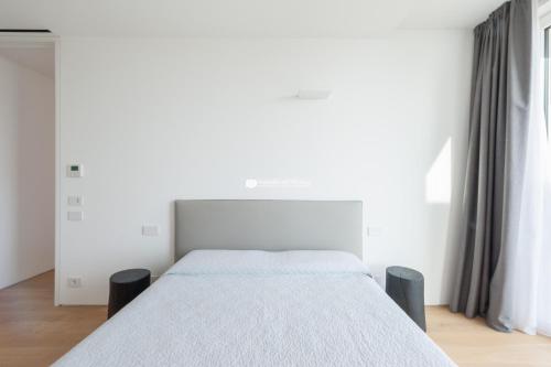 One-Bedroom Apartment image 8