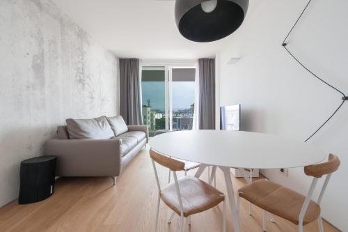 One-Bedroom Apartment image 7