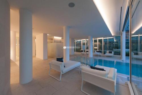 One-Bedroom Apartment image 6