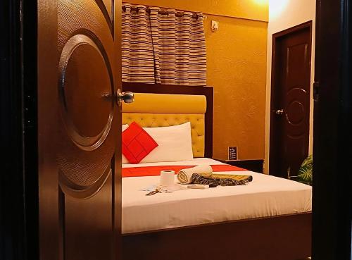 Standard Double Room image 4