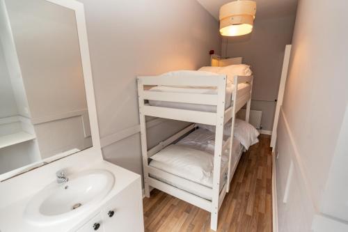 Talbot Street Guest House Room Type - Twin Room with Shared Bathroom