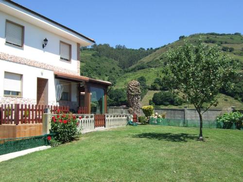 casa rural de Gonzalo Sariego Asturias in Villar
