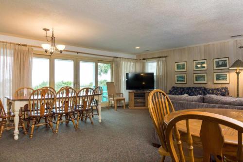 Summer Salt South Unit by Bryant Real Estate in Wrightsville Beach