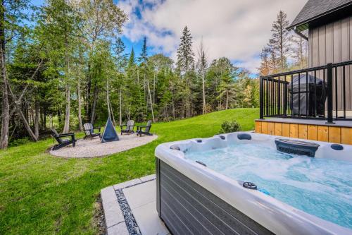 Cozy Retreat w Hot Tub Bruce Peninsula in Stokes Bay (ON)