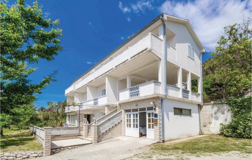 2 Bedroom Pet Friendly Apartment In Kampor