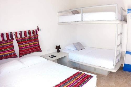 1 double bed, 1 bunk bed