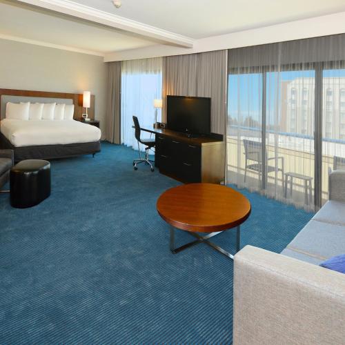 Junior King Suite with Seating Area