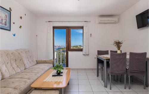 Nice Apartment In Jablanac With Kitchen
