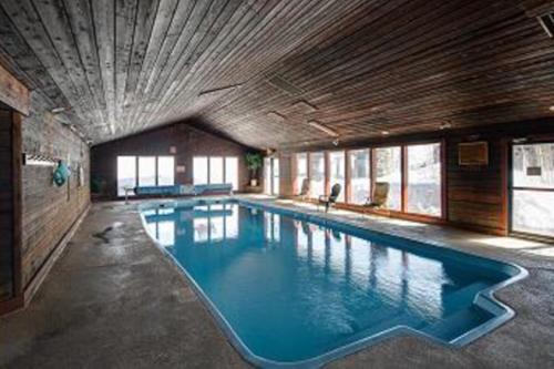 Snowscape Modern Mountain Retreat in Silverthorne, USA