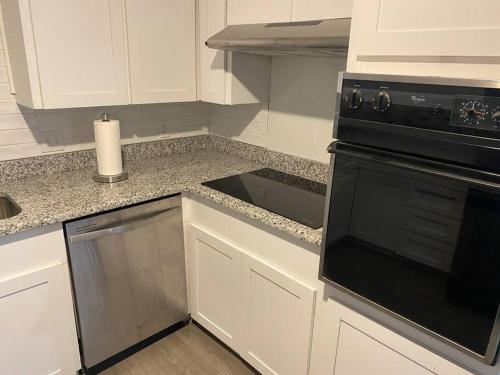 Midtown Hideaway Midtown Hideaway